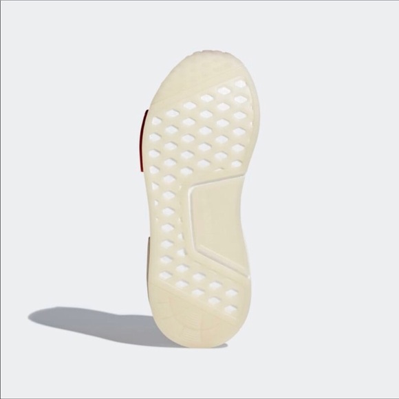 NEW Adidas NMD R1 Sneakers in Trace Scarlet - Picture 5 of 7